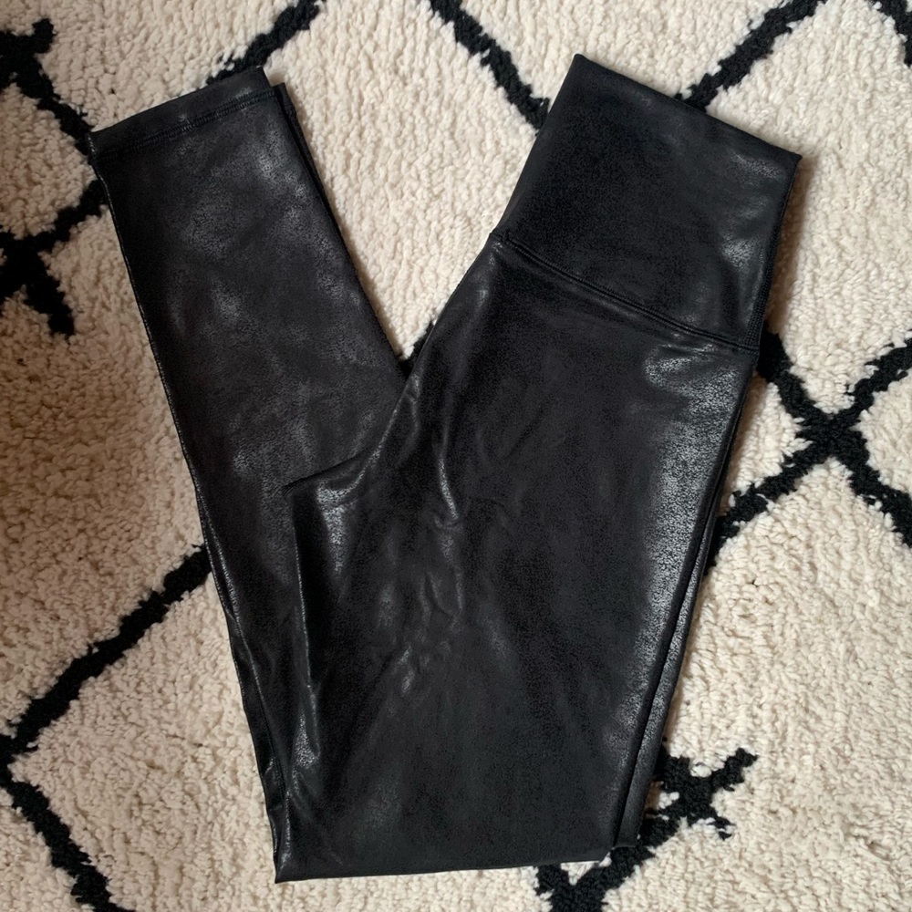 Aerie Offline High Waisted Crackle Legging